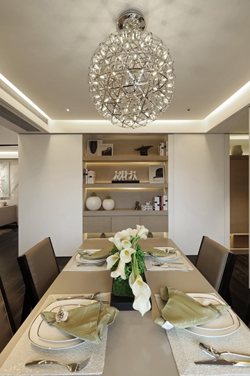 <b>现代简约二居室2</b>